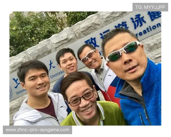 游泳队推出家庭陪练指导手册，进入市游泳队训练费用